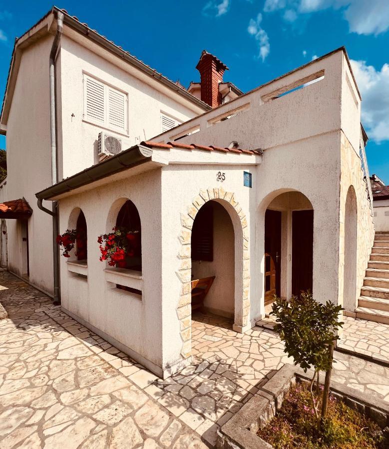 Villa Jela - With Pool Njivice Exterior foto